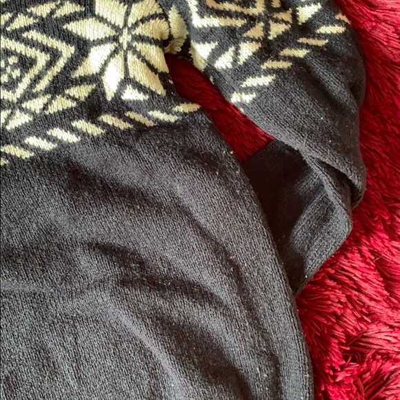 Old Navy navy wool sweater - Picture 10 of 10